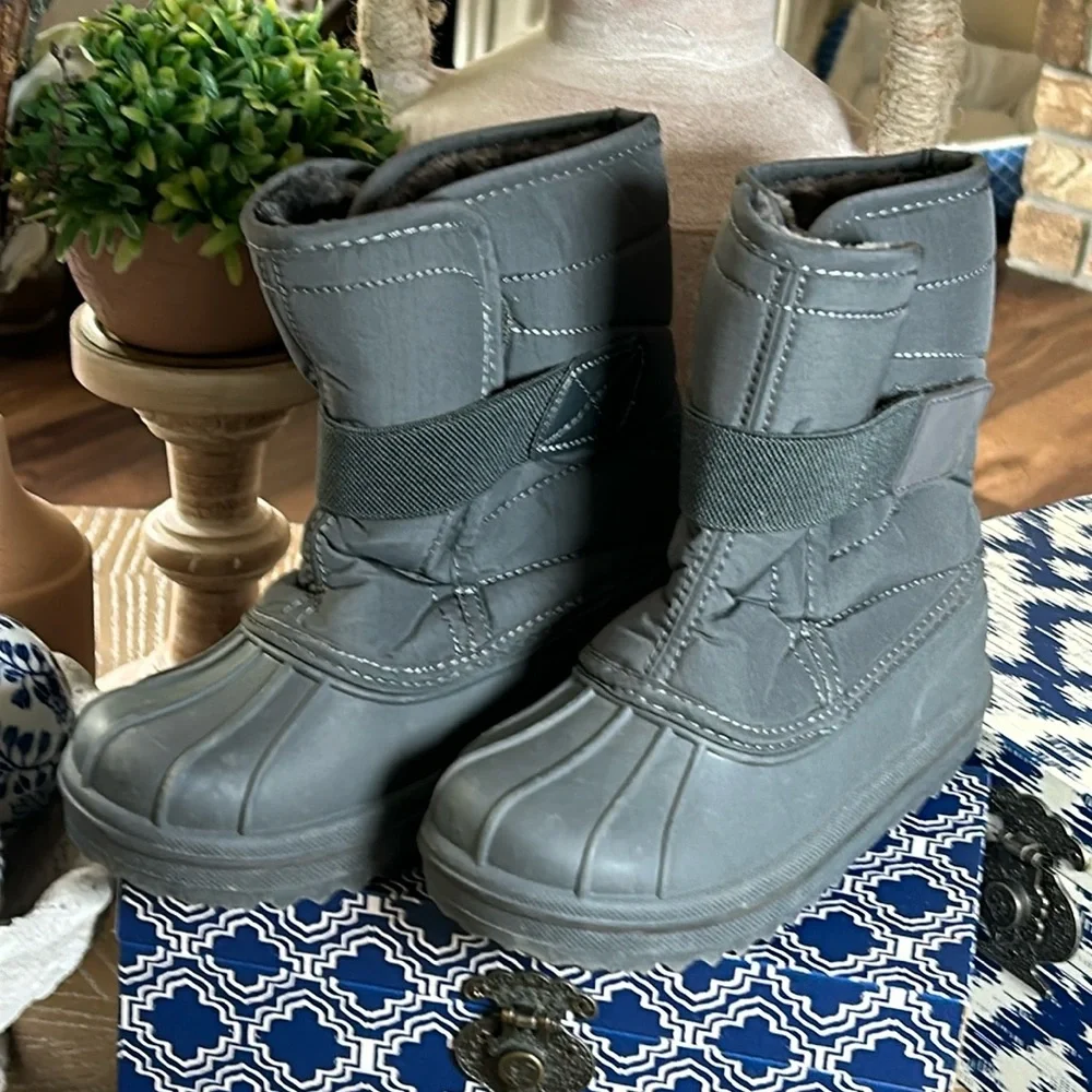 Little Boys Charcoal Gray Sweater Winter Faux Fur  Lined Snow Boots